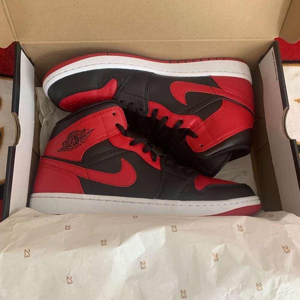 Jordan 1s Mid “BANNED”